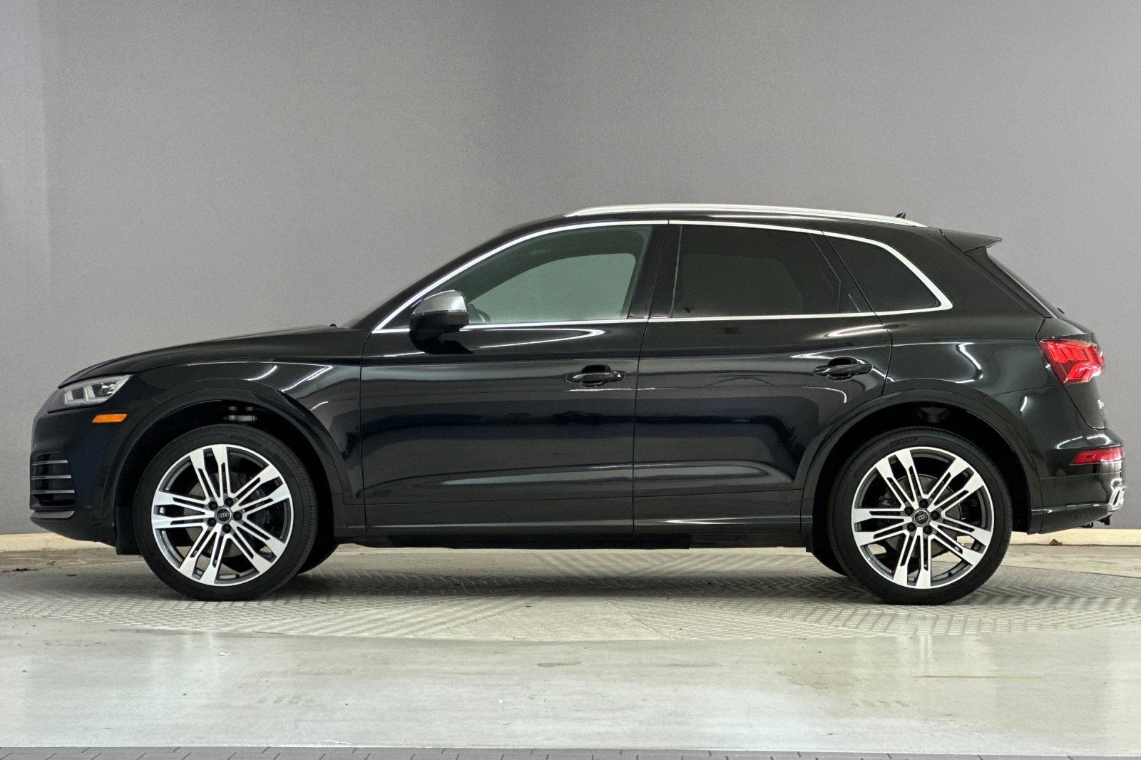 2019 Audi SQ5 Premium photo 2