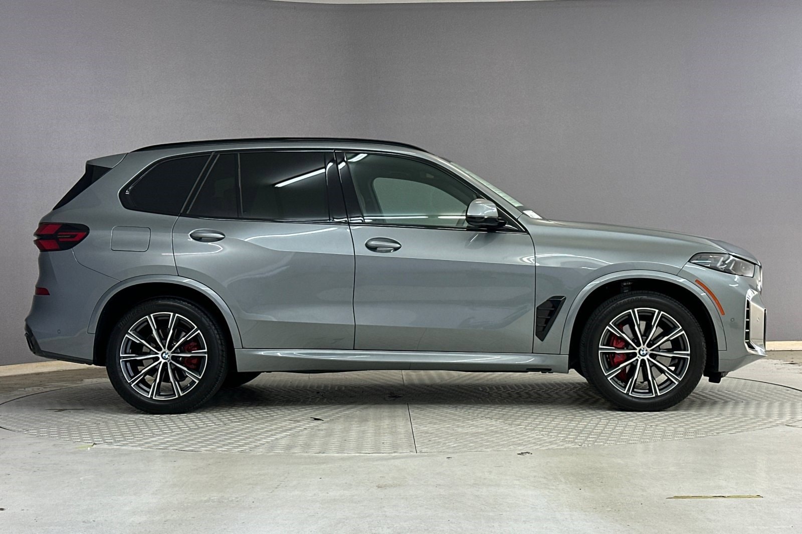 2025 BMW X5 sDrive40i photo 3