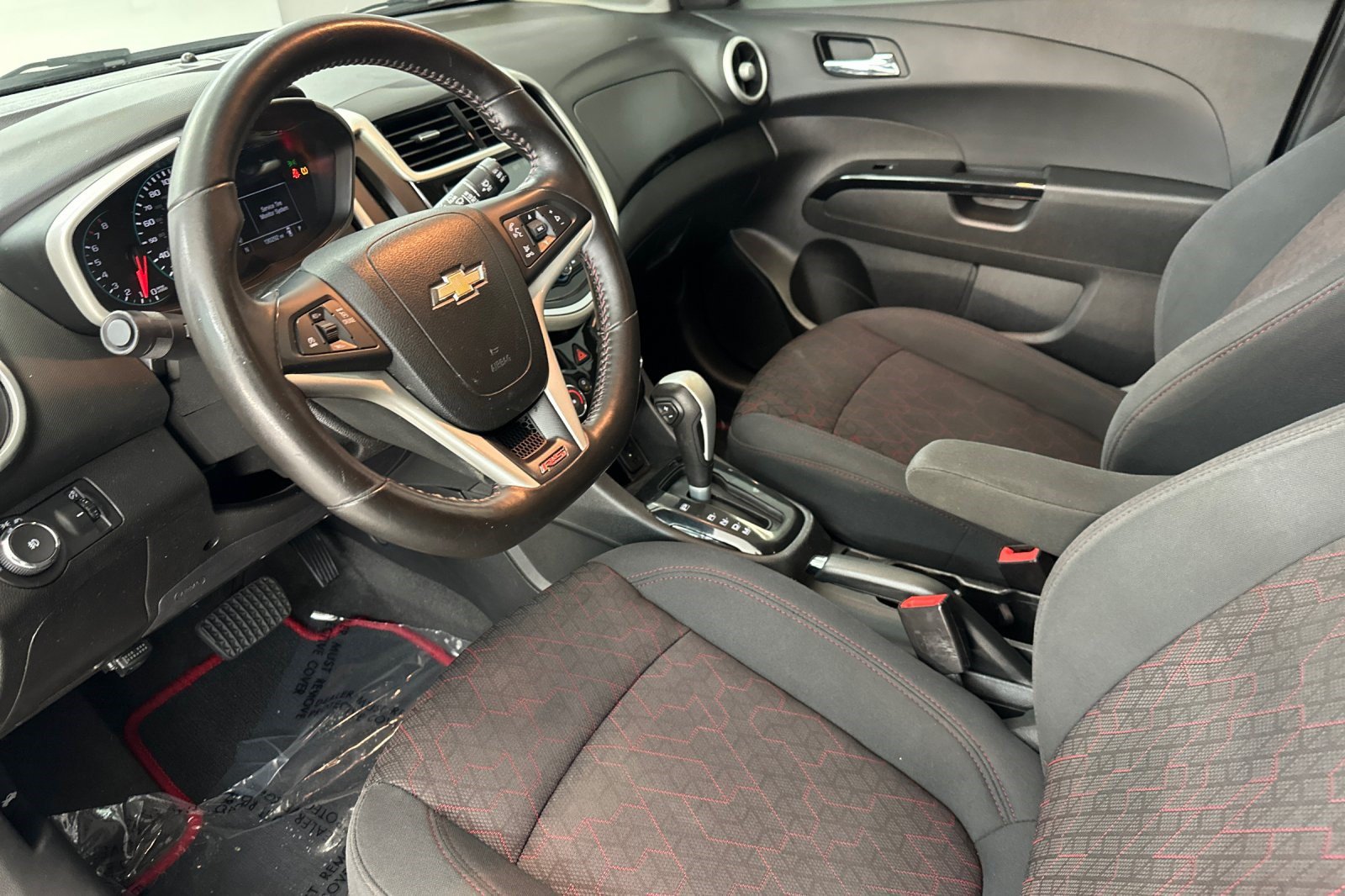 Used 2017 Chevrolet Sonic LT Auto w/1SD Hatchback
