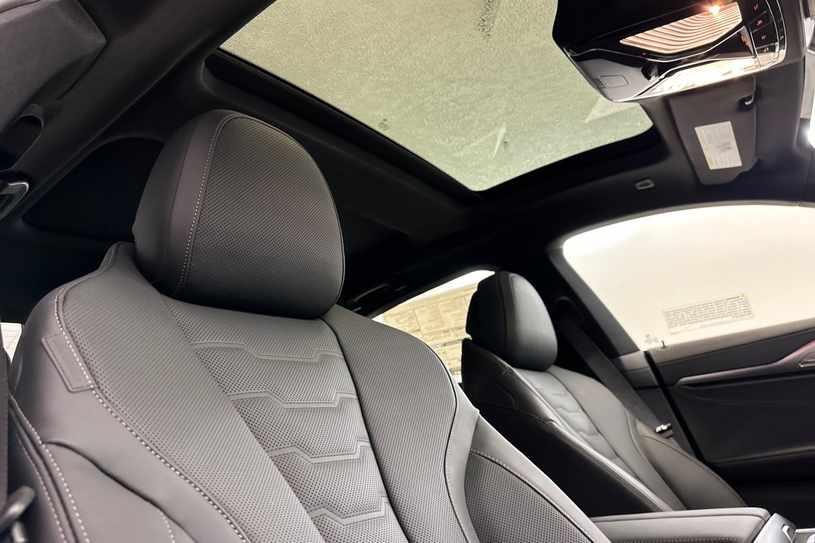 2026 BMW 8 Series 840i - Photo 24