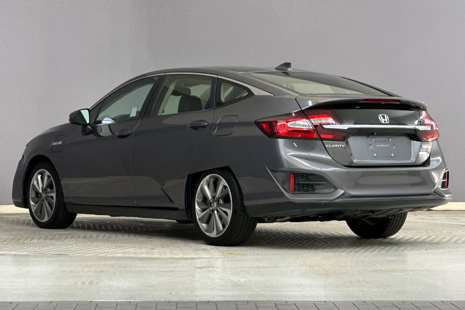 2018 Honda Clarity Plug-In Hybrid photo 3