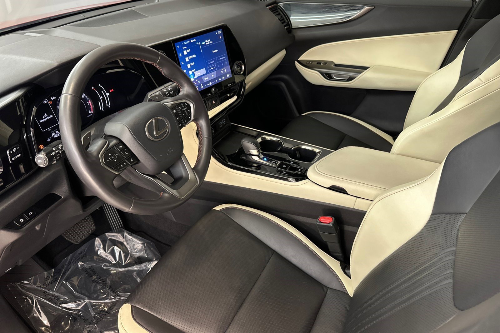 2024 Lexus NX 250 Premium photo 4