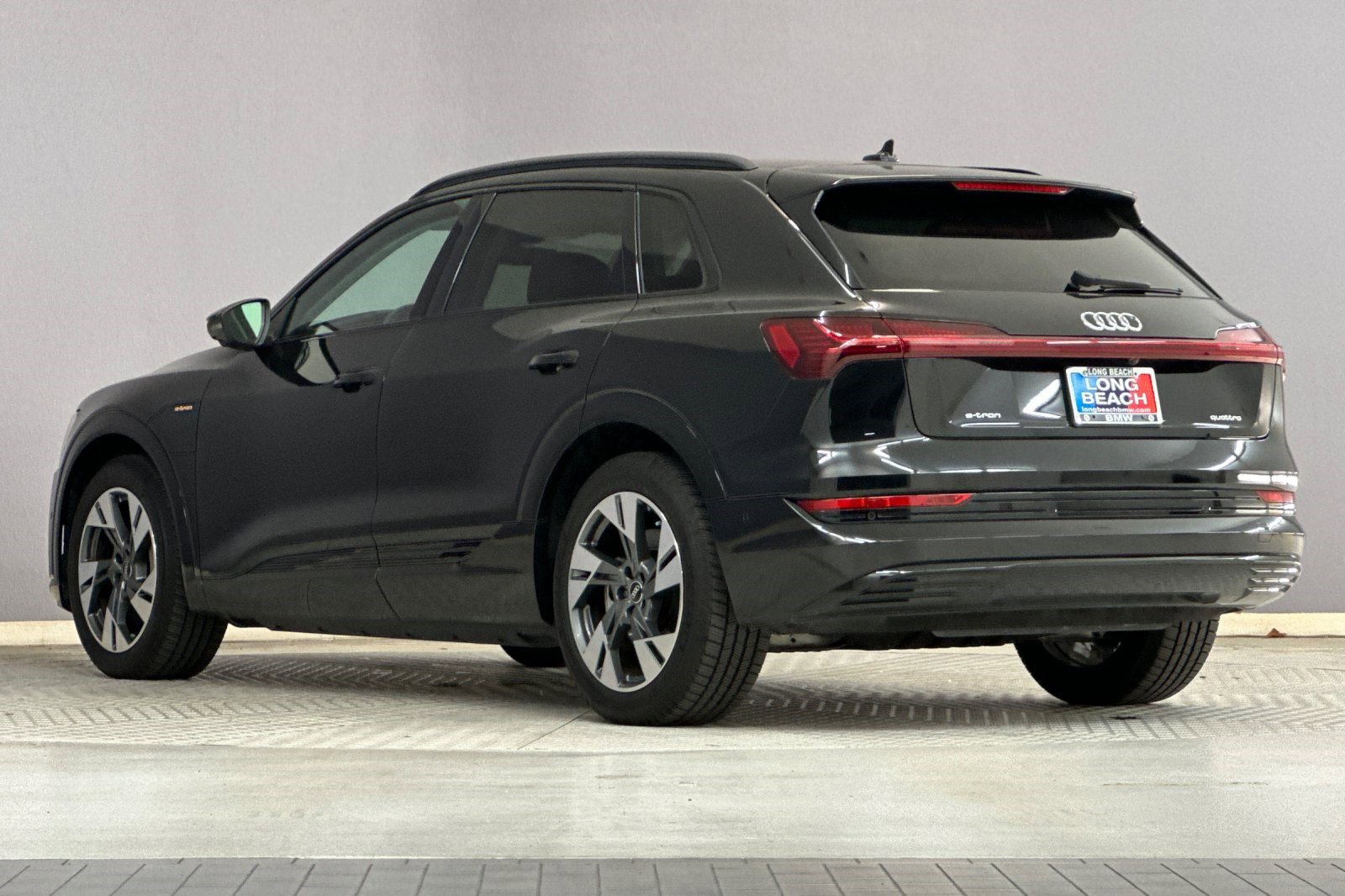 2021 Audi e-tron Premium photo 3