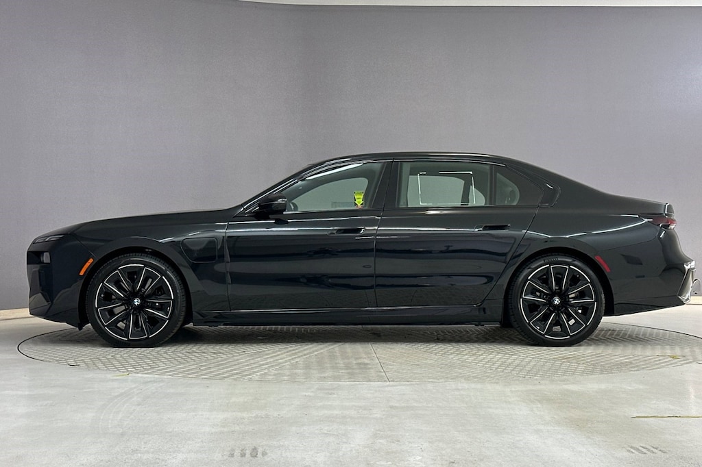 New 2026 BMW 750e xDrive Sedan