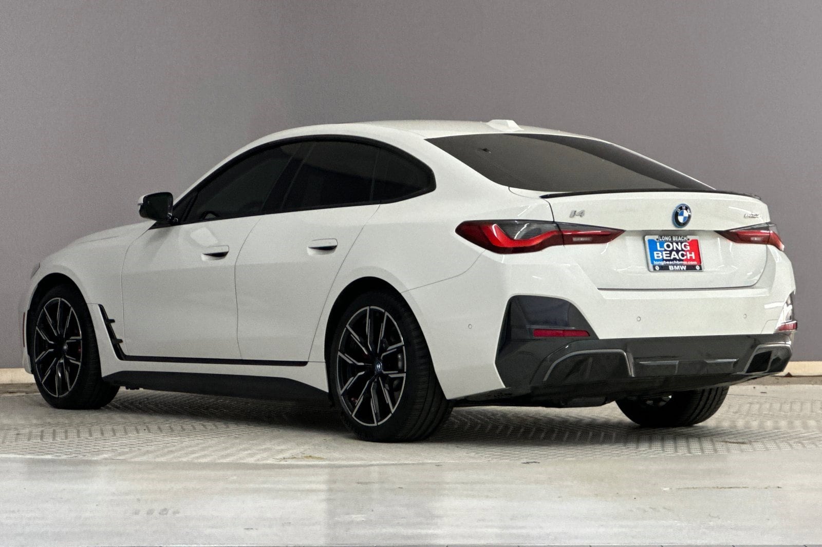 2024 BMW i4 eDrive40 photo 2