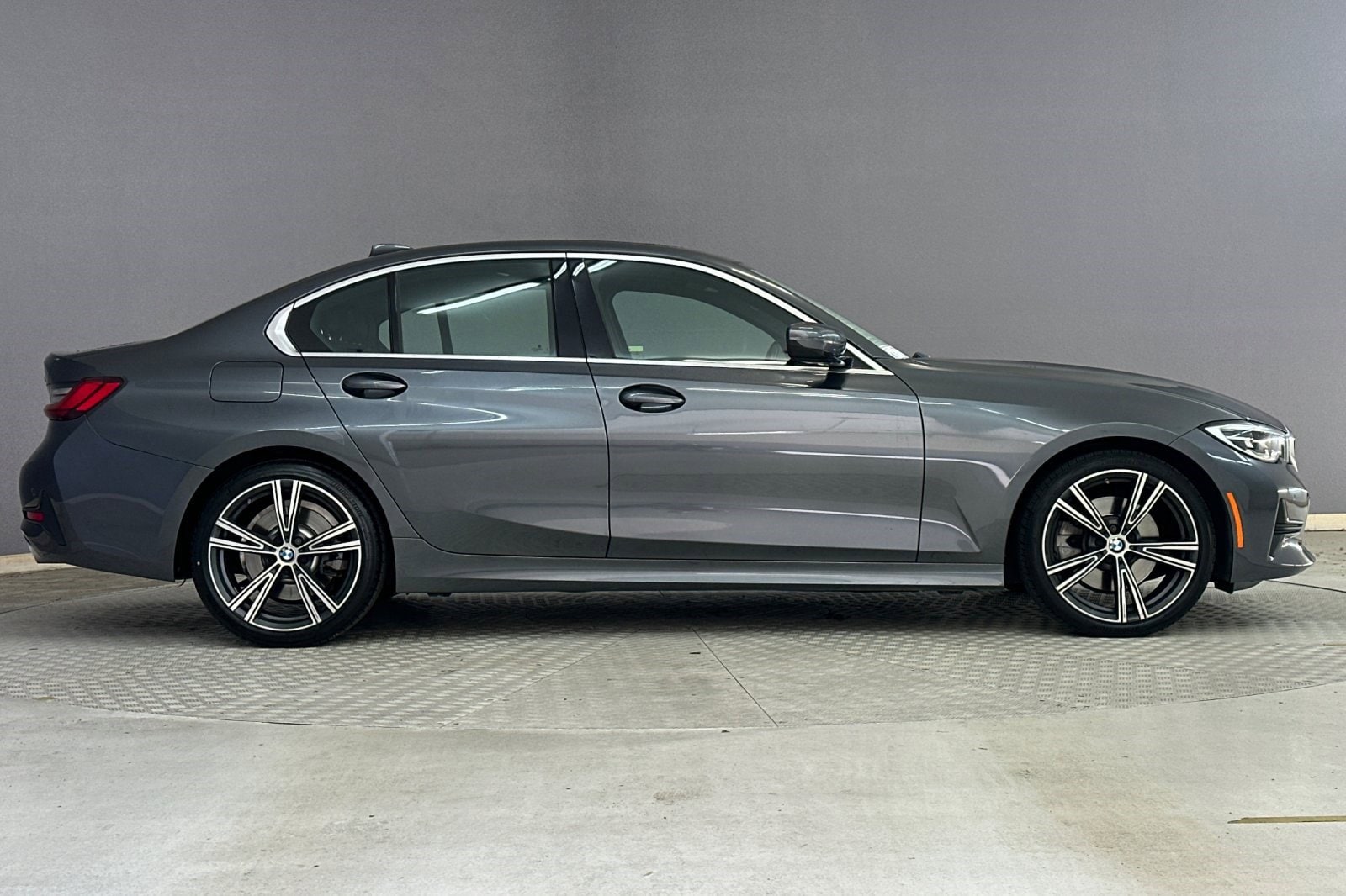 2022 BMW 330i photo 6