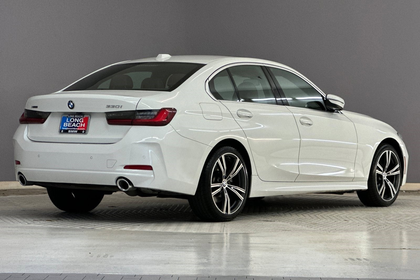 2024 BMW 330i xDrive photo 3