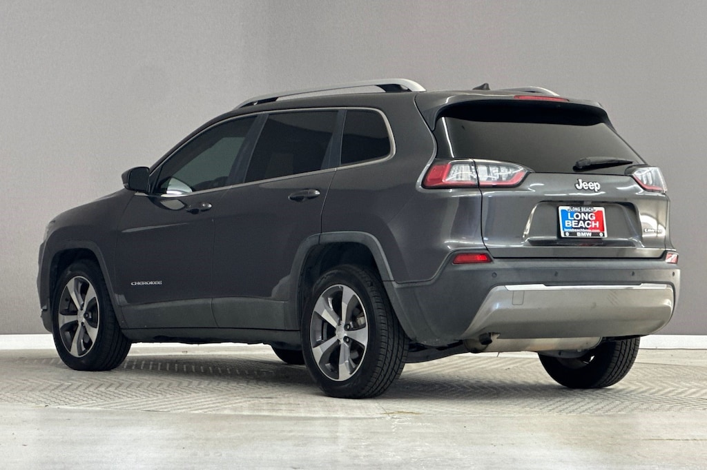 Used 2019 Jeep Cherokee Limited FWD SUV