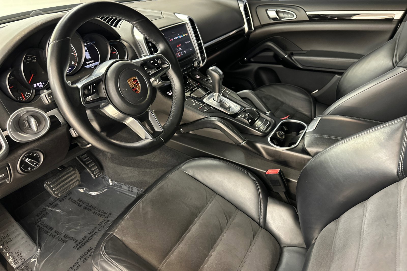 2018 Porsche Cayenne Platinum Edition photo 3
