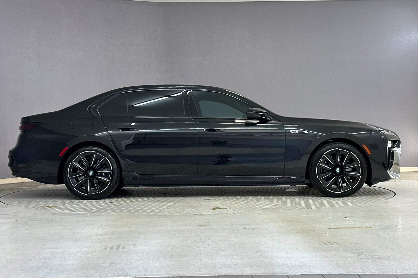 2024 BMW i7 M70 photo 6