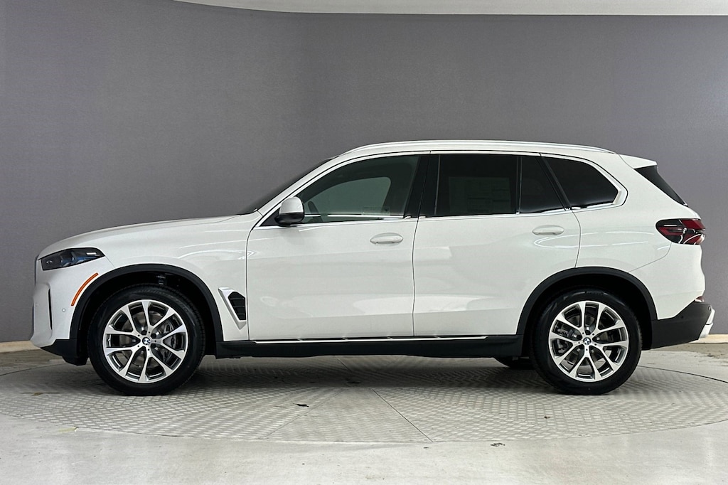 New 2026 BMW X5 xDrive40i SUV