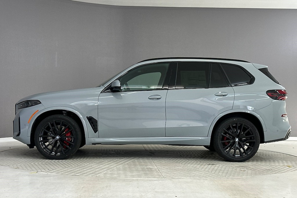 New 2026 BMW X5 sDrive40i SUV