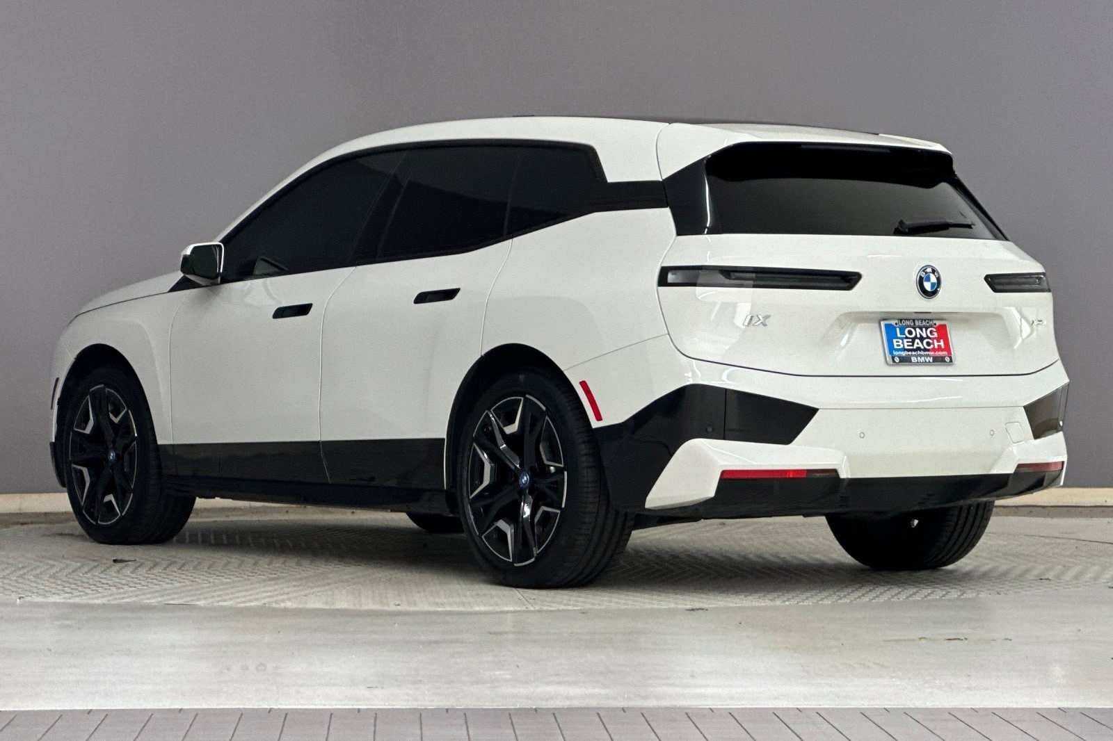 2024 BMW iX xDrive50 photo 2