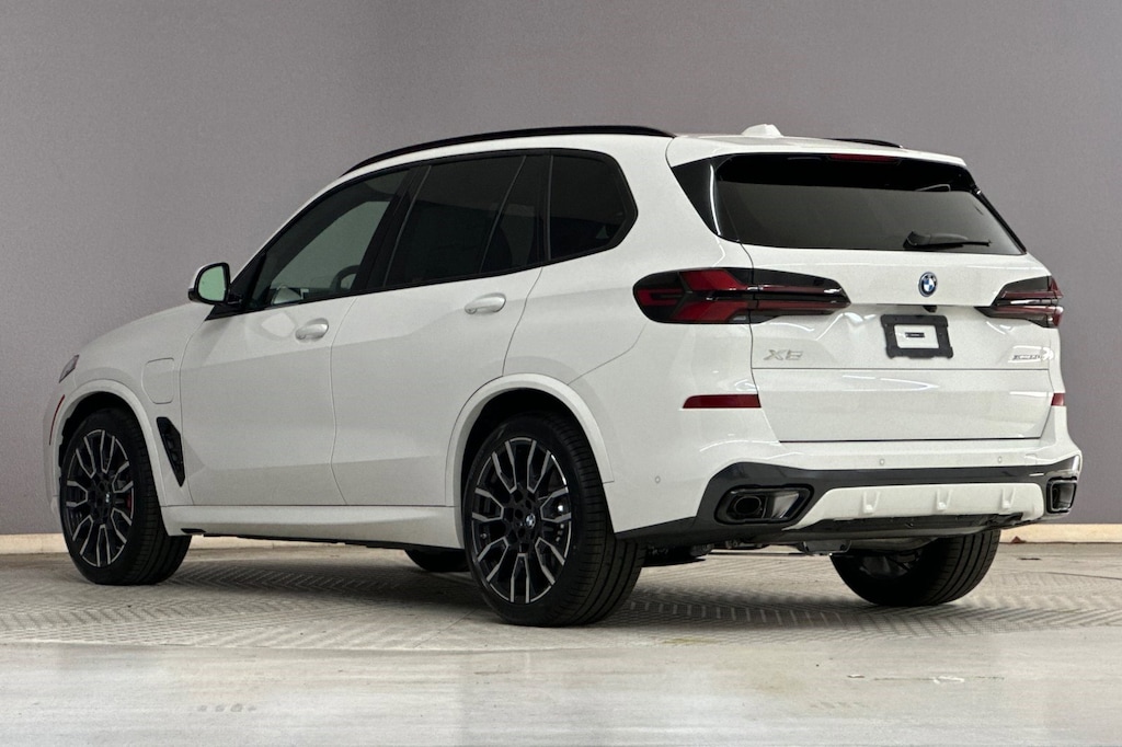 New 2026 BMW X5 PHEV xDrive50e SUV
