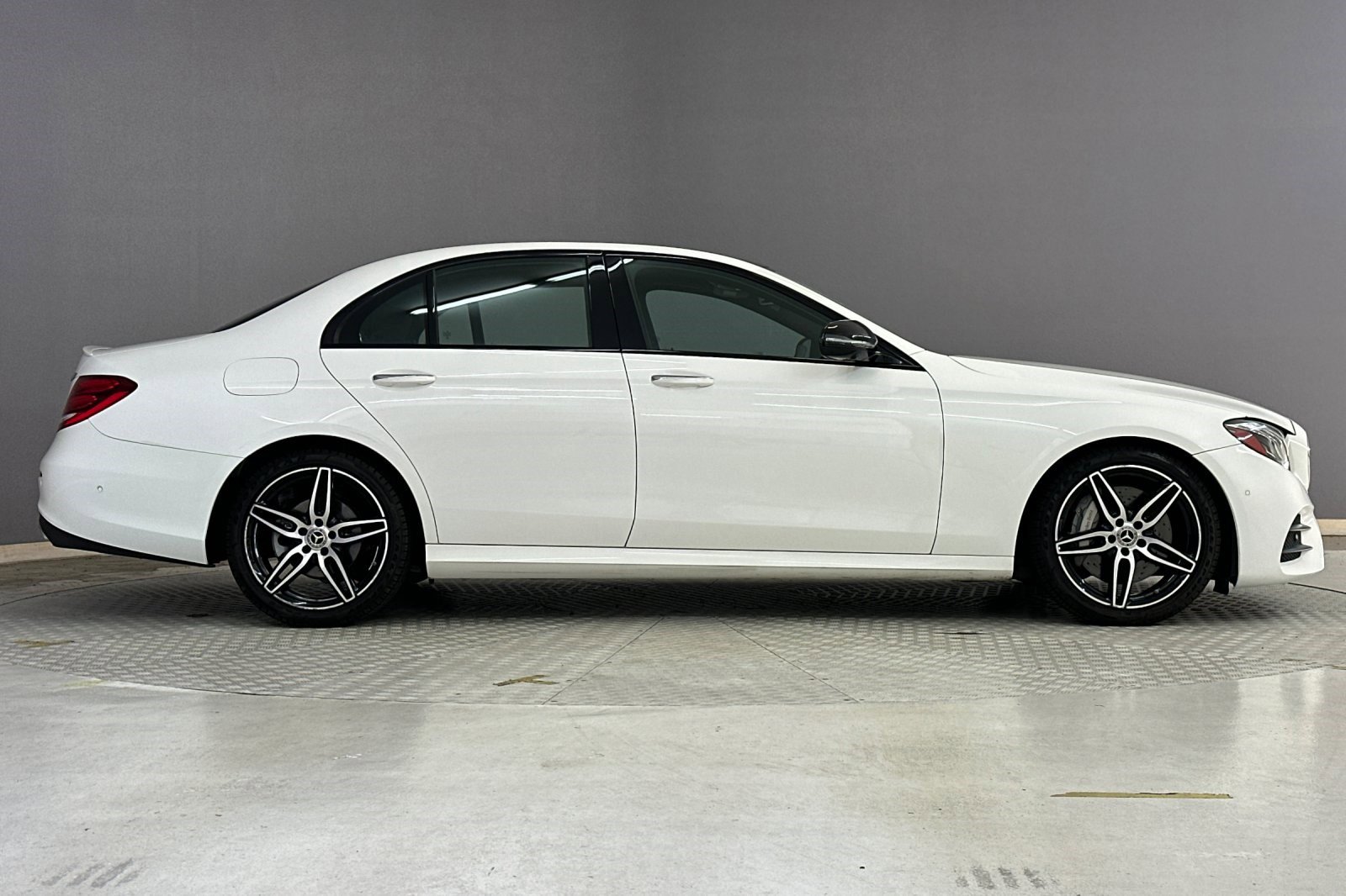 2019 Mercedes-Benz E-Class E 300 photo 6