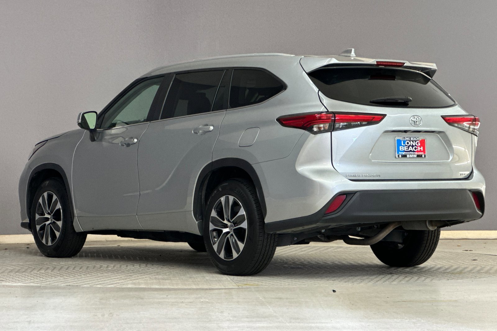 2023 Toyota Highlander XLE photo 3