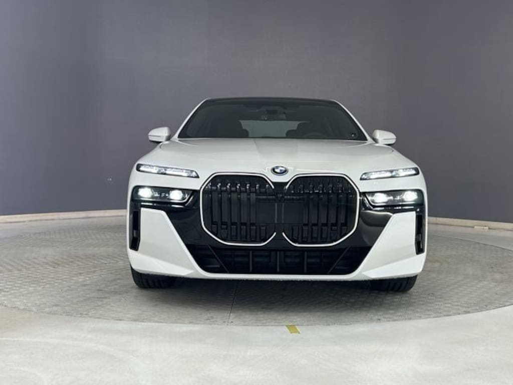 New 2025 BMW i7 xDrive60 Sedan