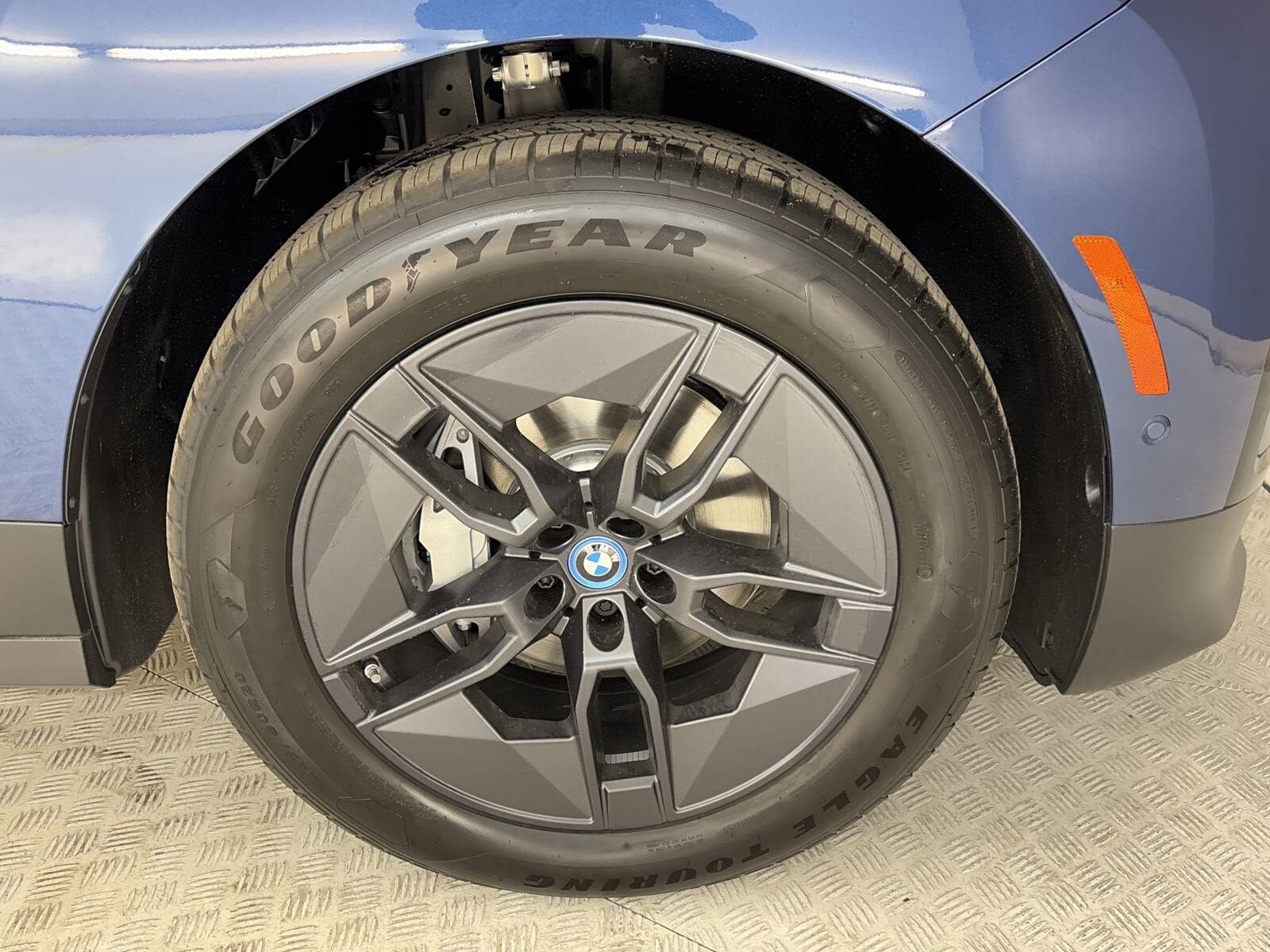 2025 Bmw iX photo 3