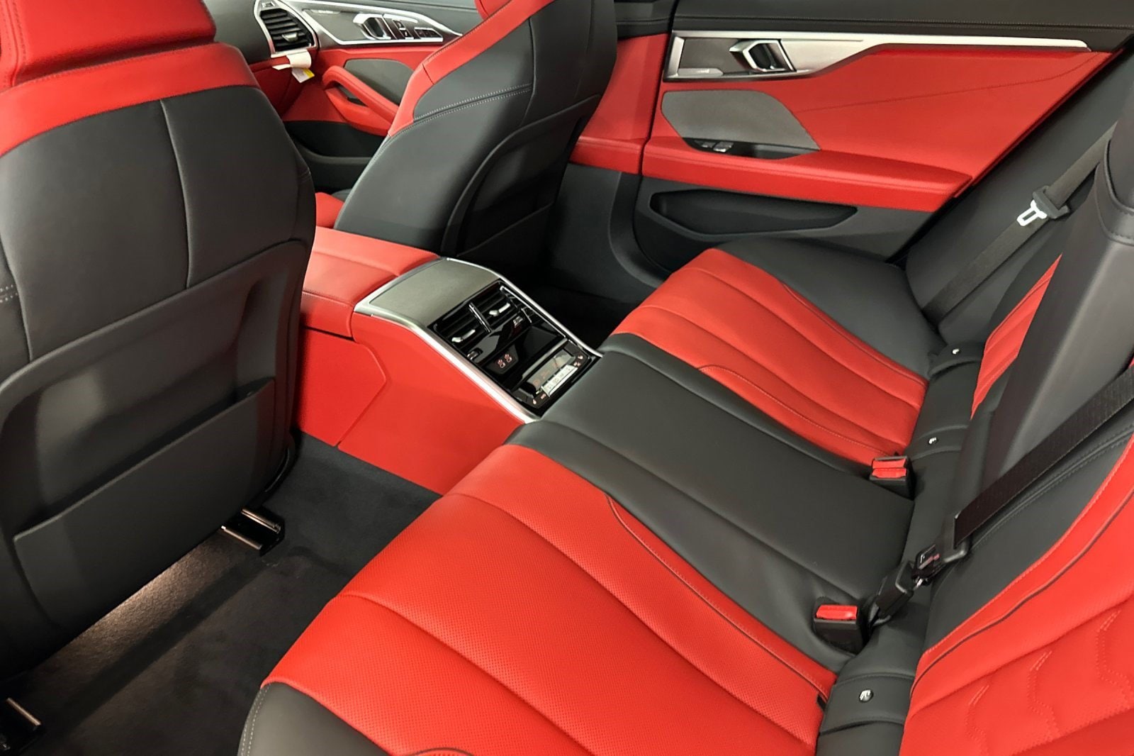 2026 BMW 8 Series 840i - Photo 20