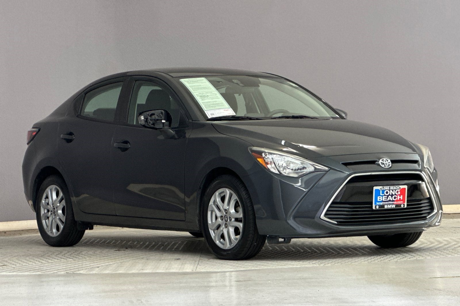 2017 Toyota Yaris iA Base photo 6