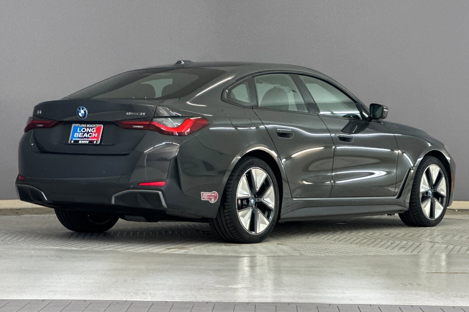 2023 BMW i4 eDrive35 photo 3