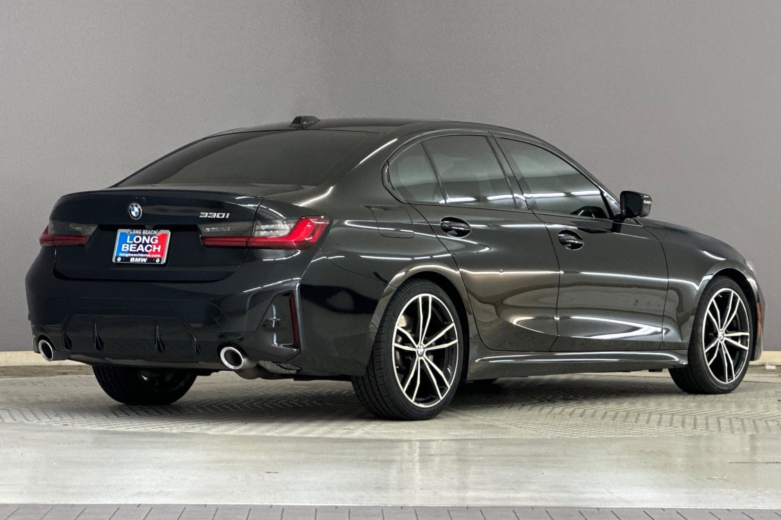 2023 BMW 330i photo 6