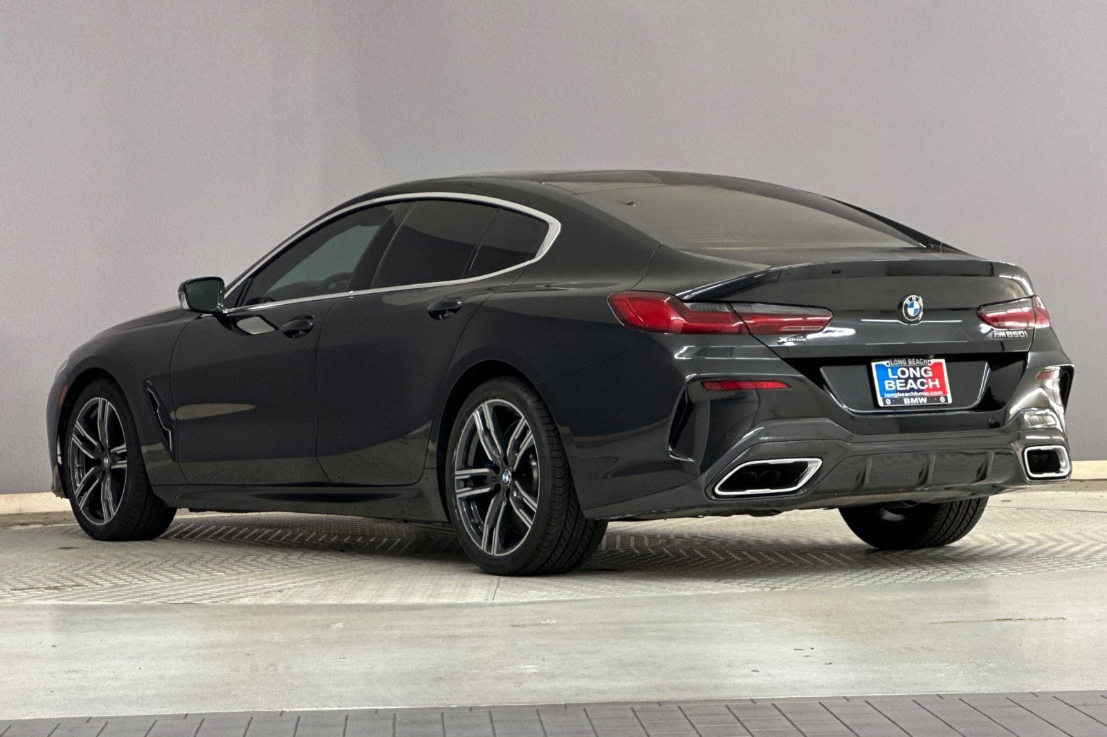 2022 BMW M850i xDrive photo 2