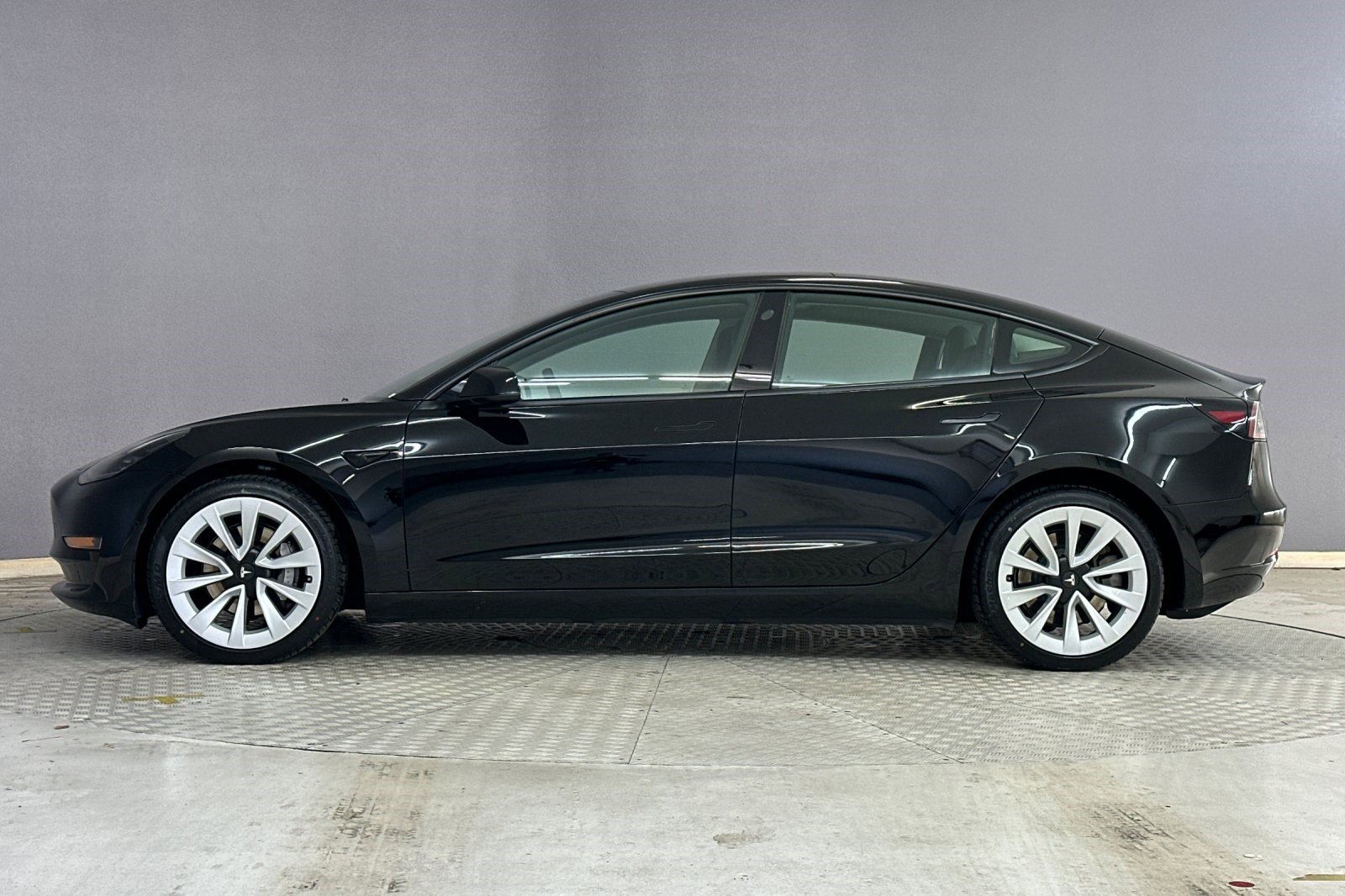 2022 Tesla Model 3 Long Range photo 2