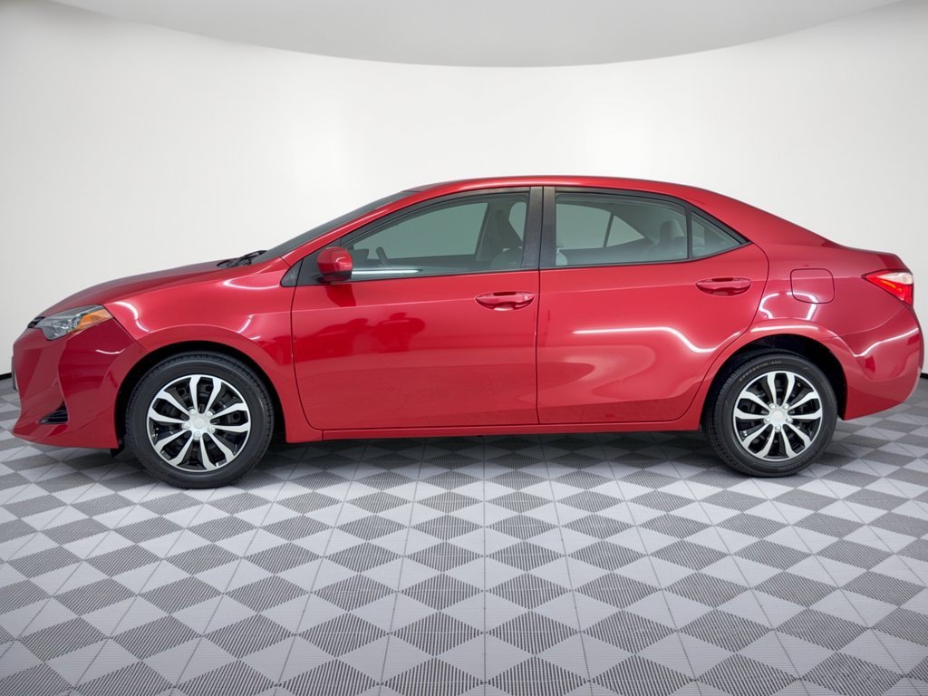 Used 2018 Toyota Corolla LE with VIN 5YFBURHE5JP795362 for sale in Long Beach, CA