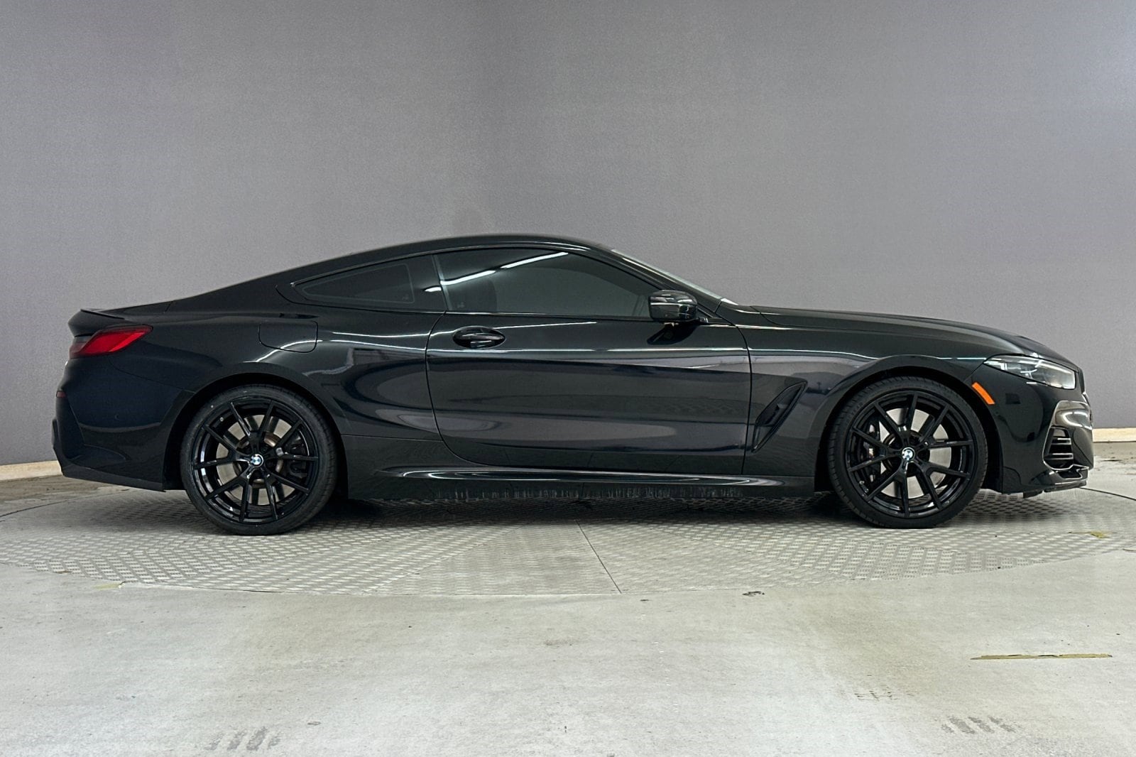 2024 BMW M850i xDrive photo 3