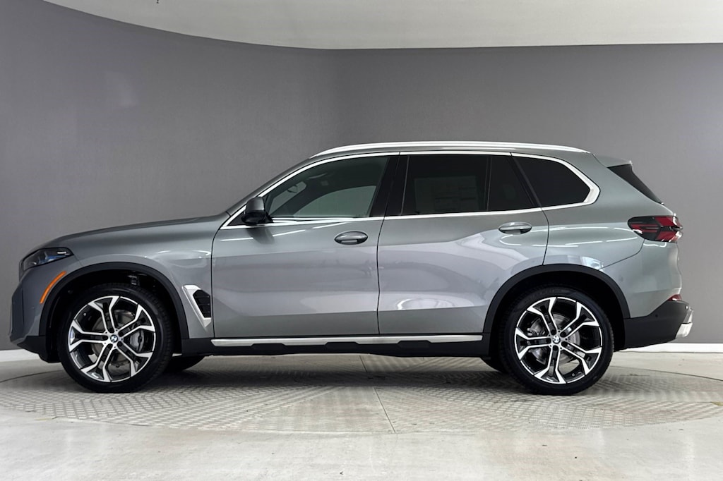 New 2026 BMW X5 sDrive40i SUV