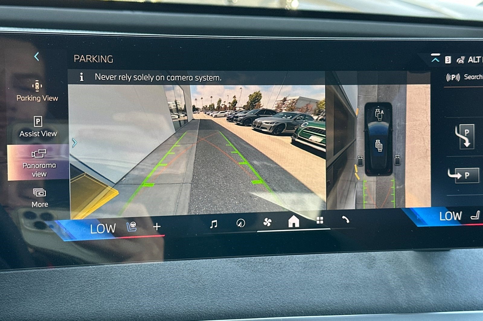 2026 BMW iX 45 - Photo 24