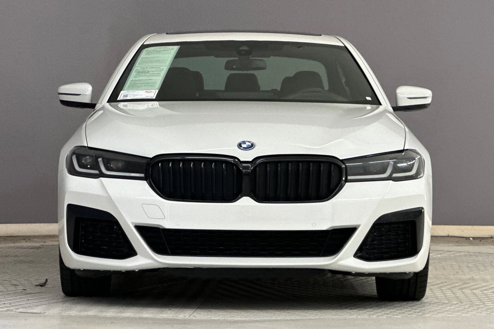 2023 BMW 530e photo 4