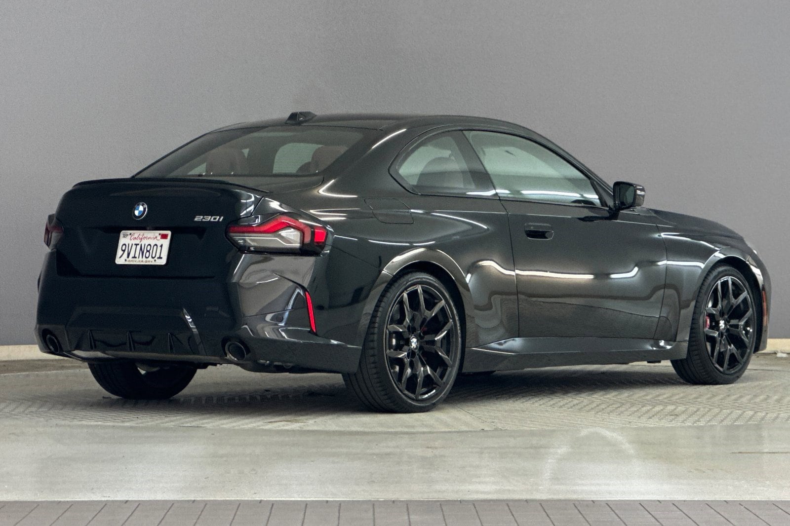 2025 BMW 230i photo 3