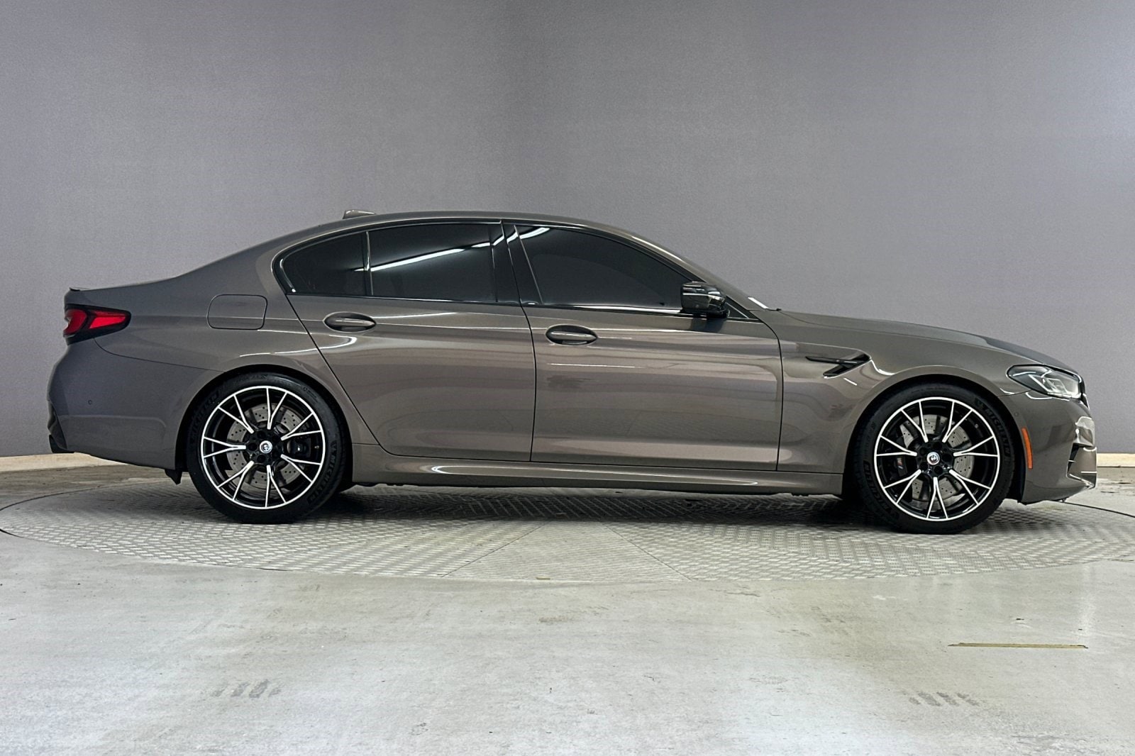 2023 BMW M5 photo 6