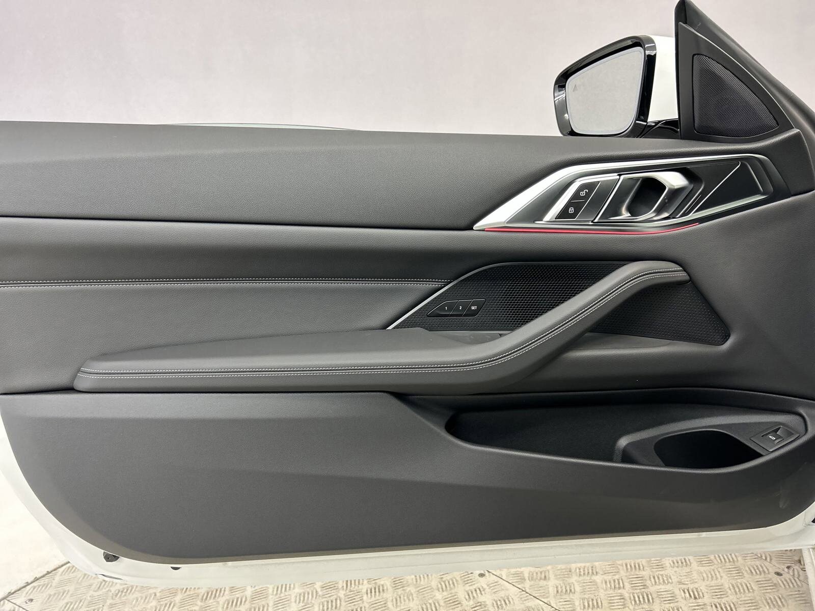 2025 Bmw 430i Coupe photo 3