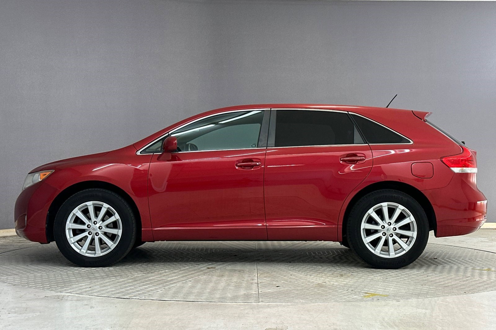 2012 Toyota Venza LE photo 2