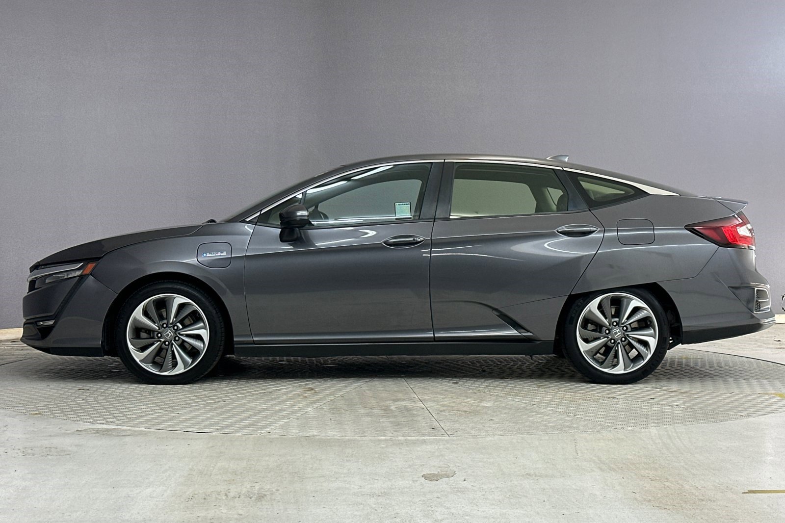 2018 Honda Clarity Plug-In Hybrid photo 2