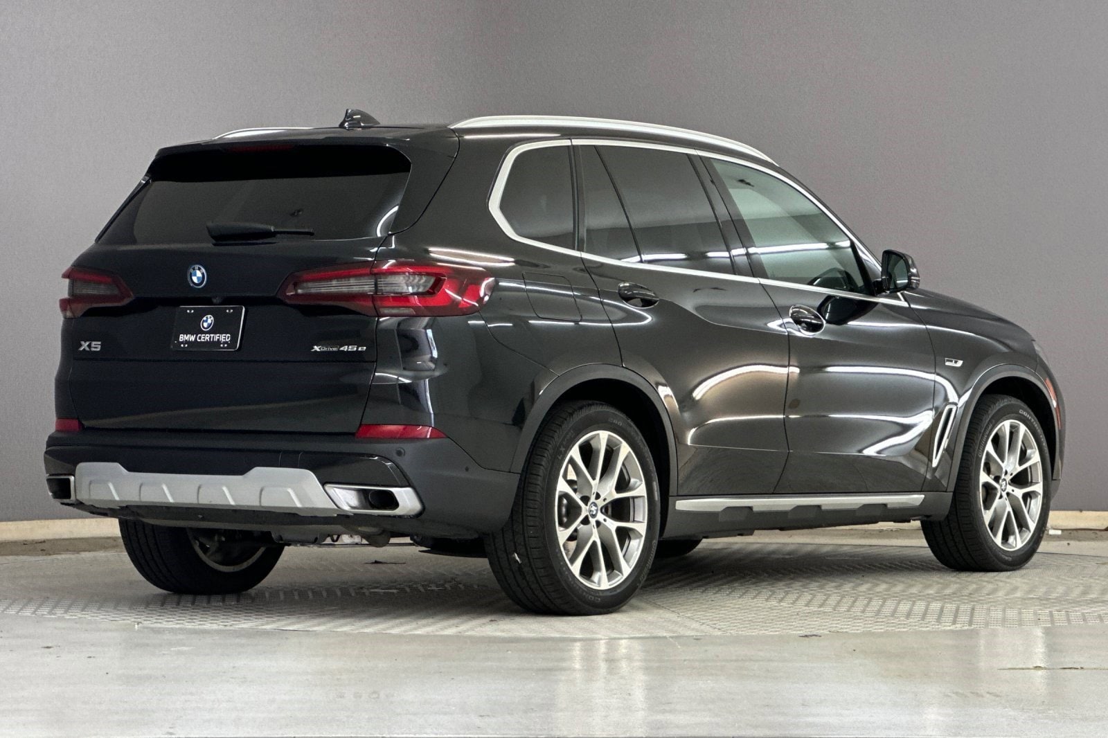 2023 BMW X5 PHEV xDrive45e photo 3