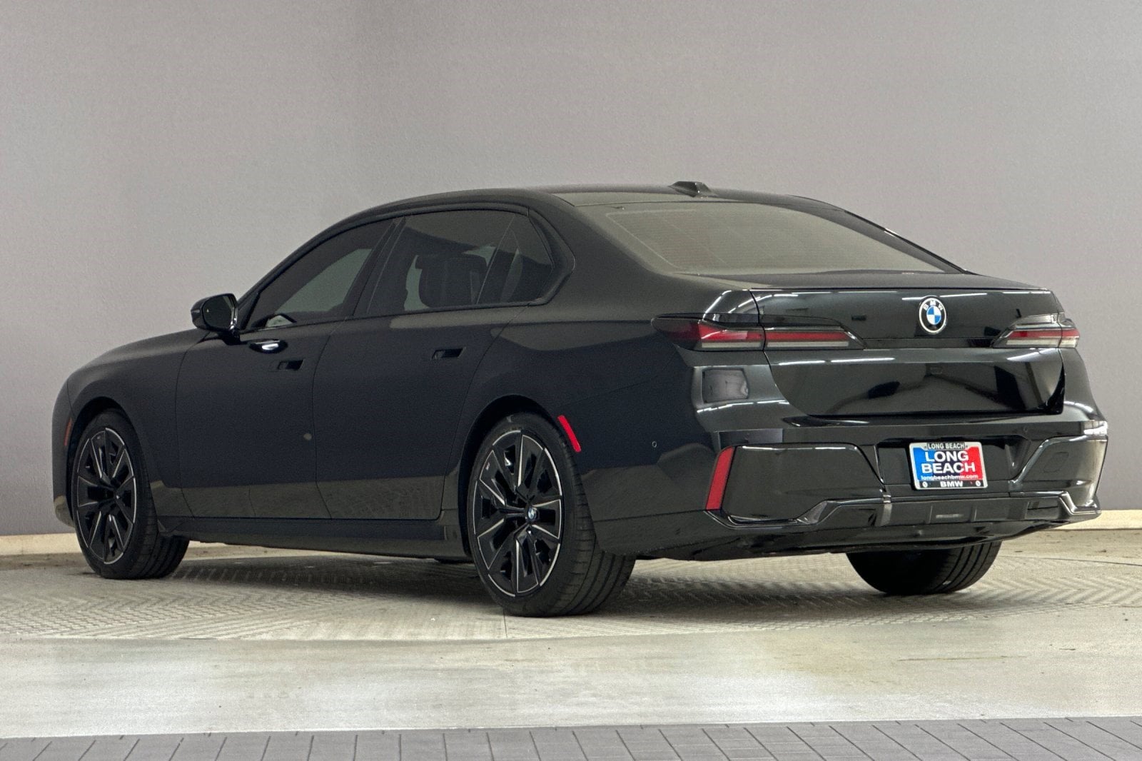 2024 BMW 740i photo 2