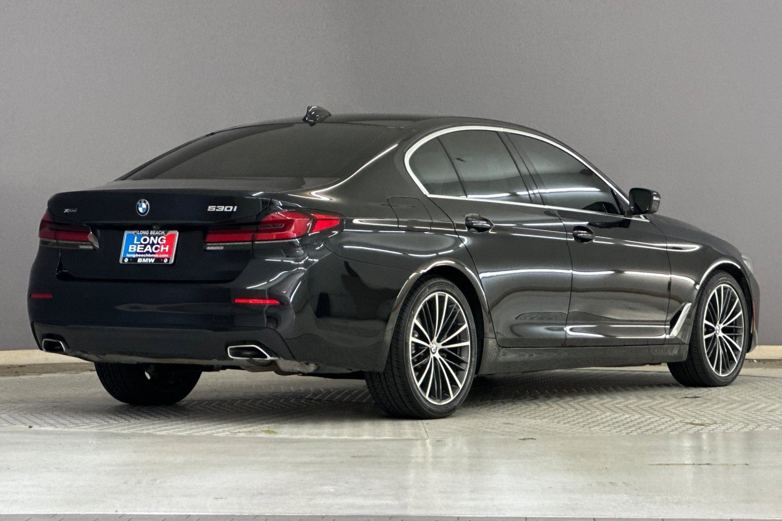 2023 BMW 530i xDrive photo 3