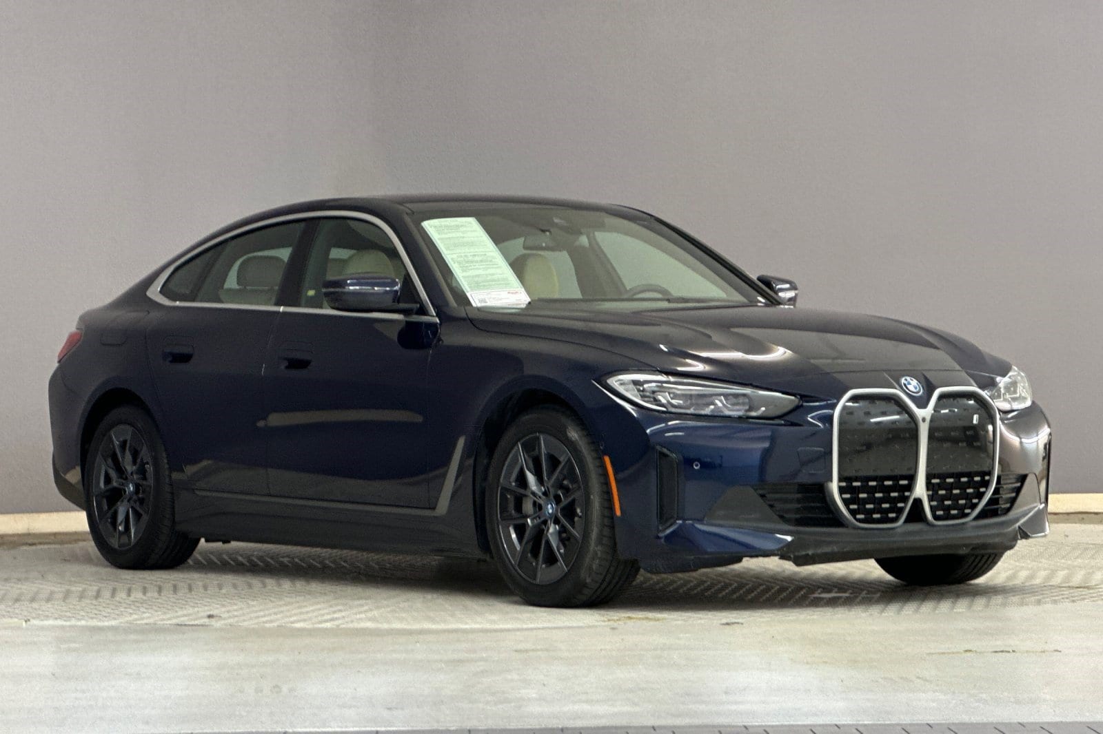 2023 BMW i4 eDrive35 photo 5