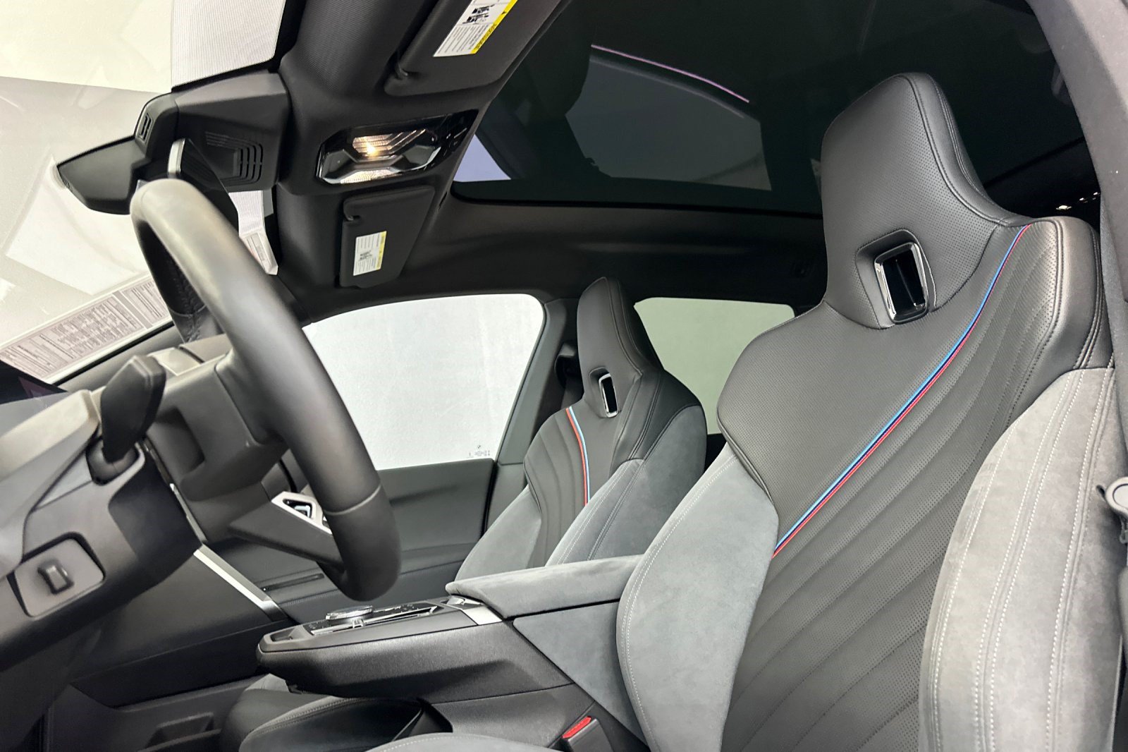 2026 BMW iX 45 - Photo 5
