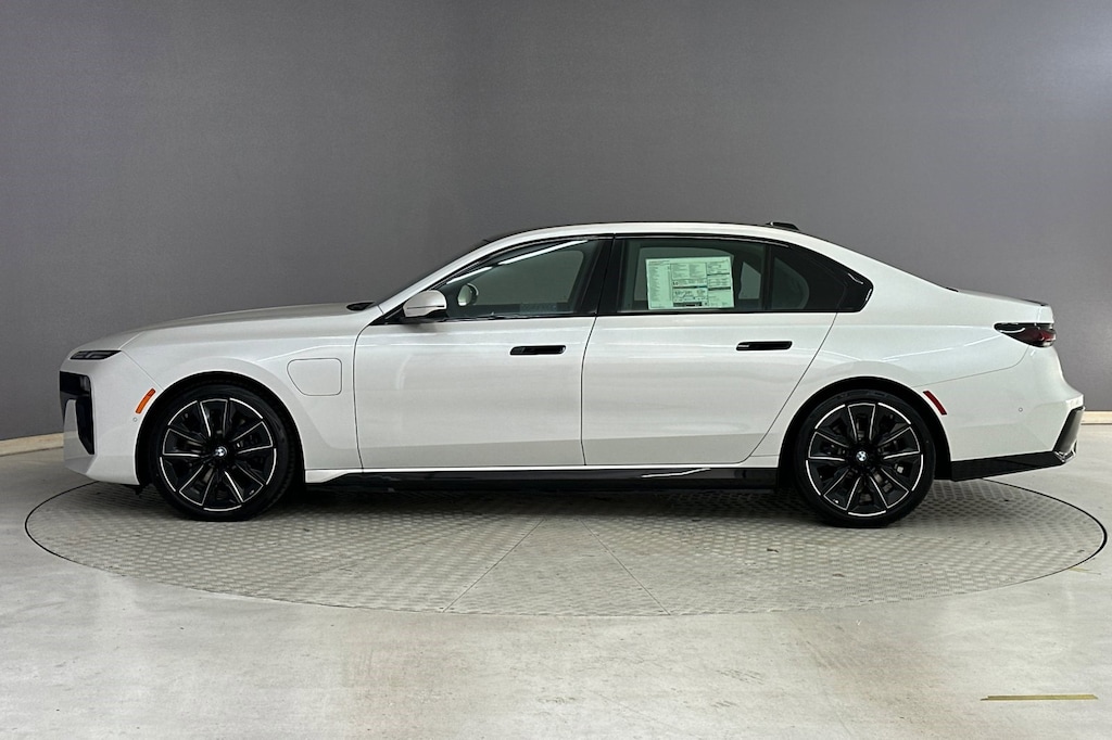 New 2025 BMW 750e xDrive Sedan