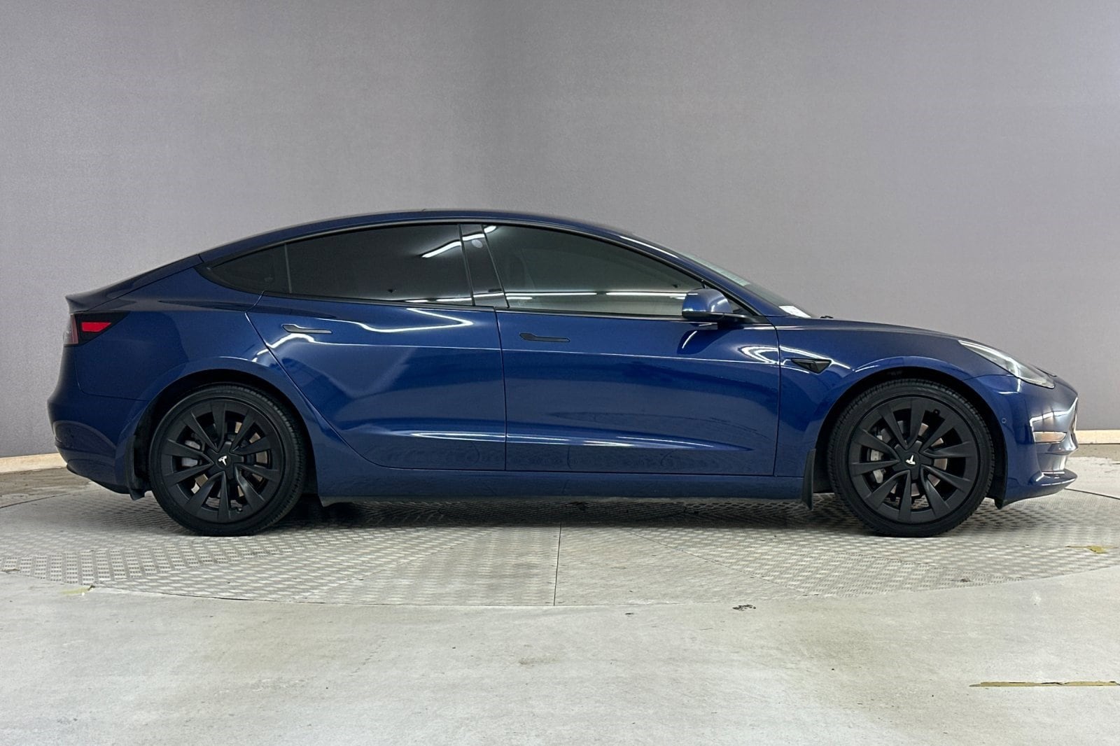 2021 Tesla Model 3 Long Range photo 3