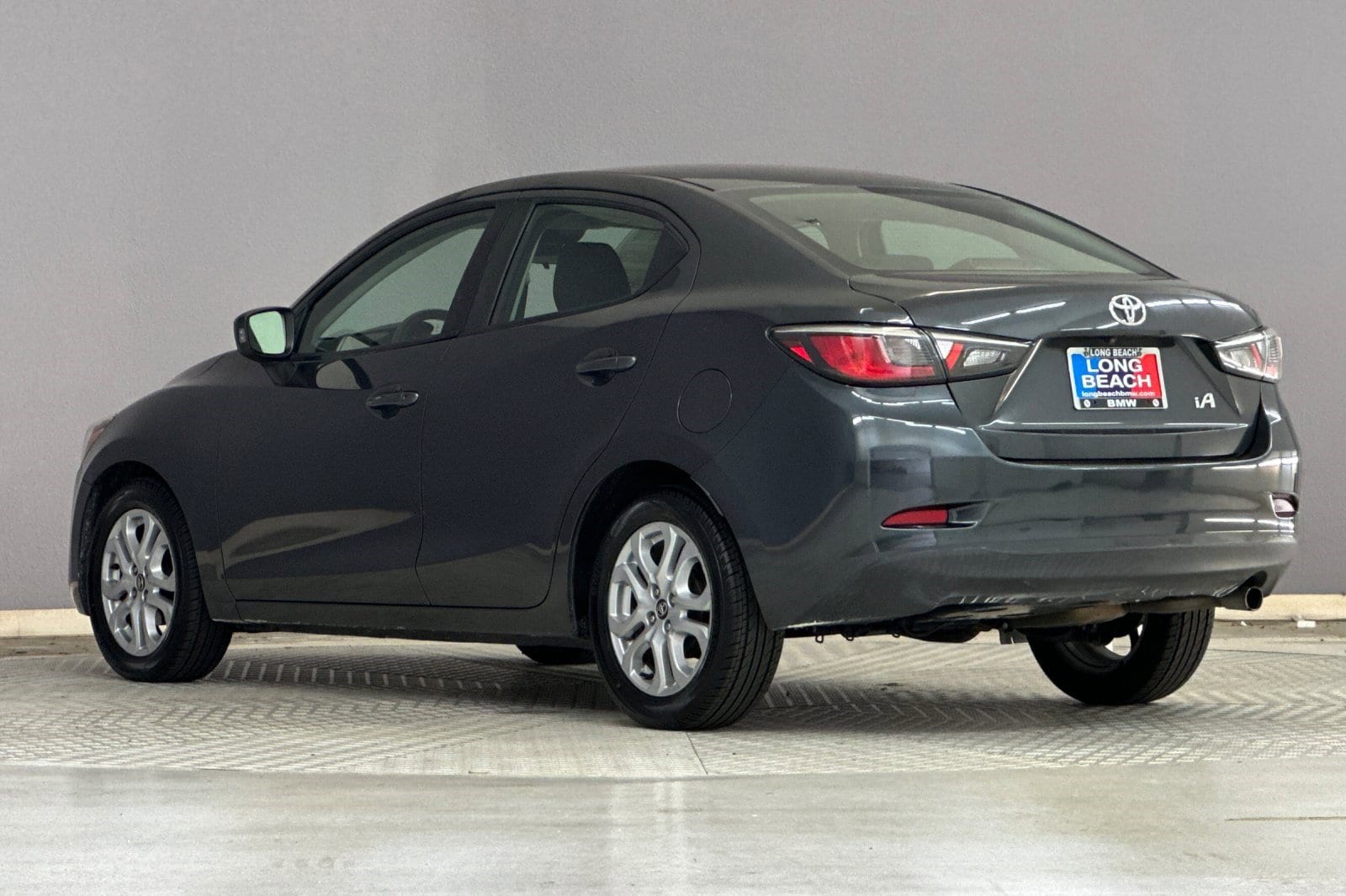 2017 Toyota Yaris iA Base photo 2