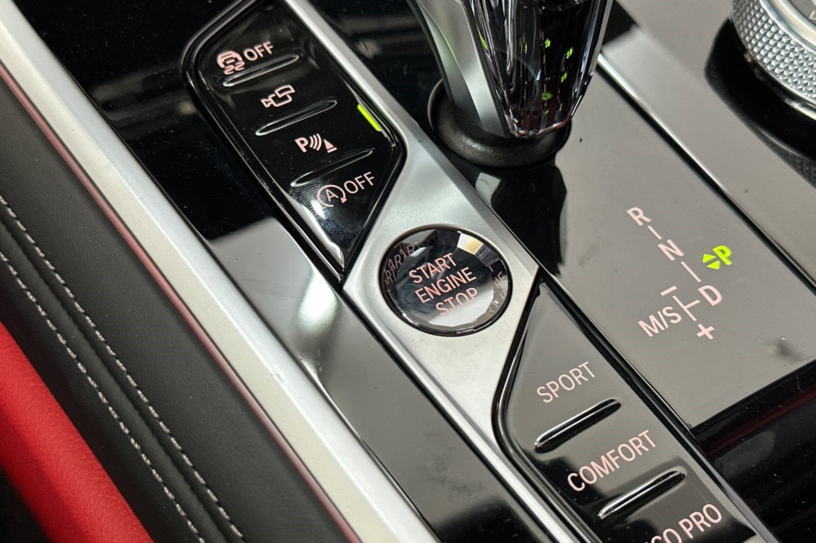2026 BMW 8 Series 840i - Photo 28