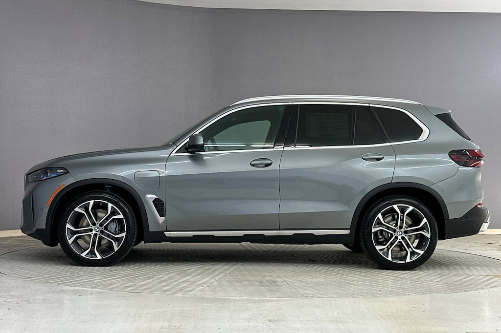 New 2026 BMW X5 PHEV xDrive50e SUV