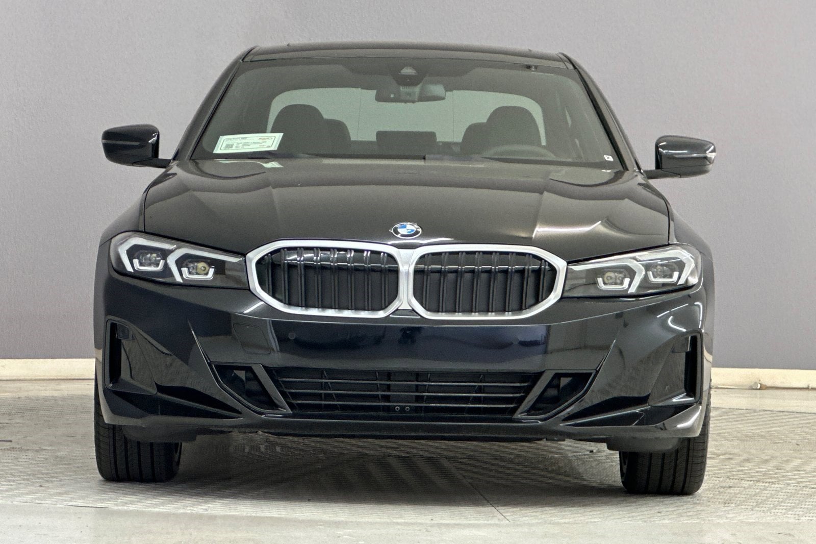 2025 BMW 330i photo 4