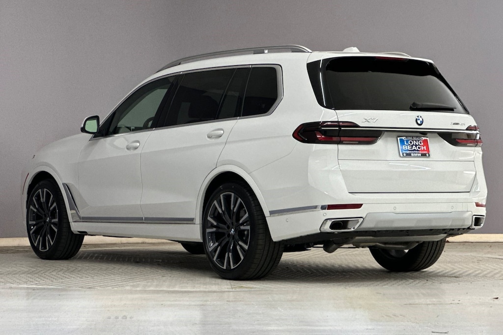 New 2026 BMW X7 xDrive40i SUV
